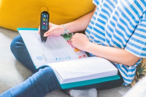 IRISPen Air 8 - scan and translate directly from books with the best Pen scanner & translator